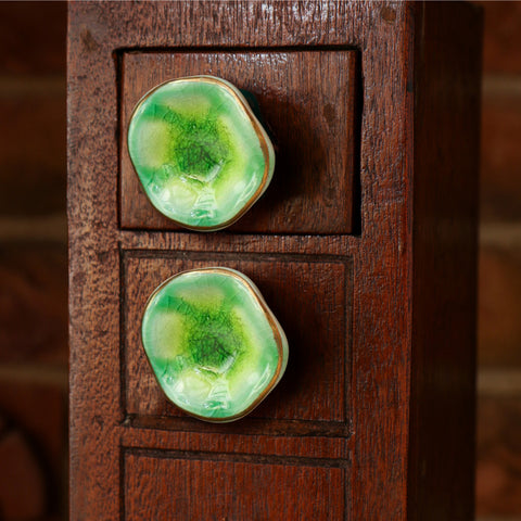 Set of Six Ceramic Jordan Novelty Knob Multipack / Finish: Light Green/Golden